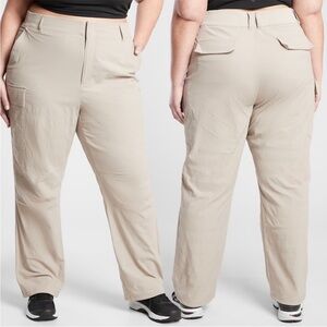 Athleta Trekkie Utility Cargo Pant Ecru Cream Sz 22